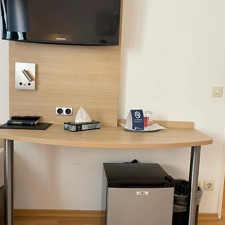 Hotel Hafner -24H Self Check-In Stoccarda Esterno foto